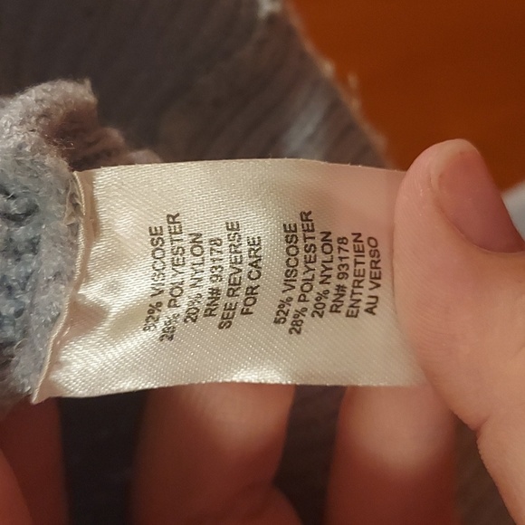 T Tahari Sweater - Picture 5 of 7